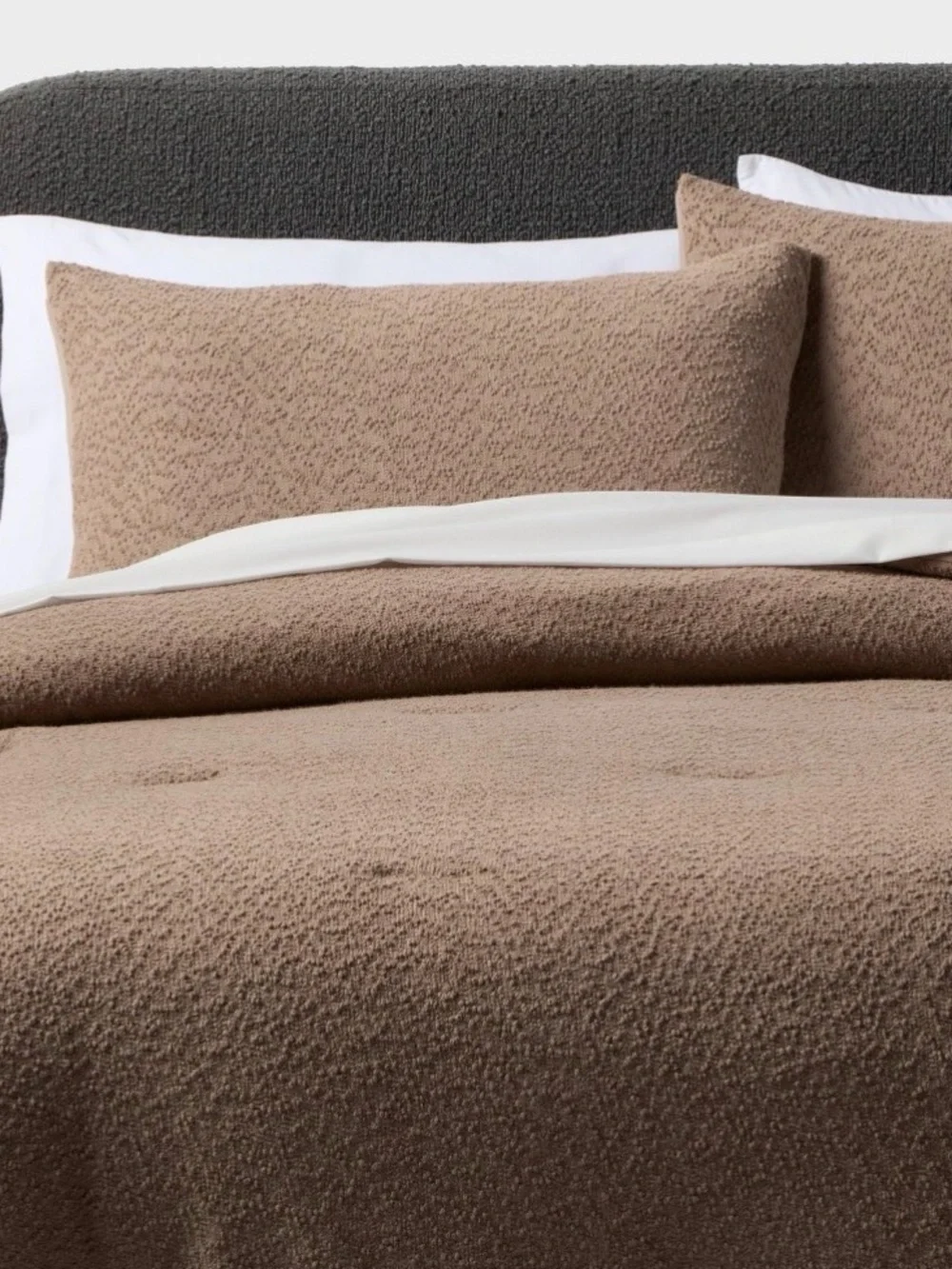 Threshold bouclé comforter